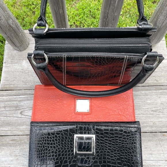 Purse - Picture 3 of 3